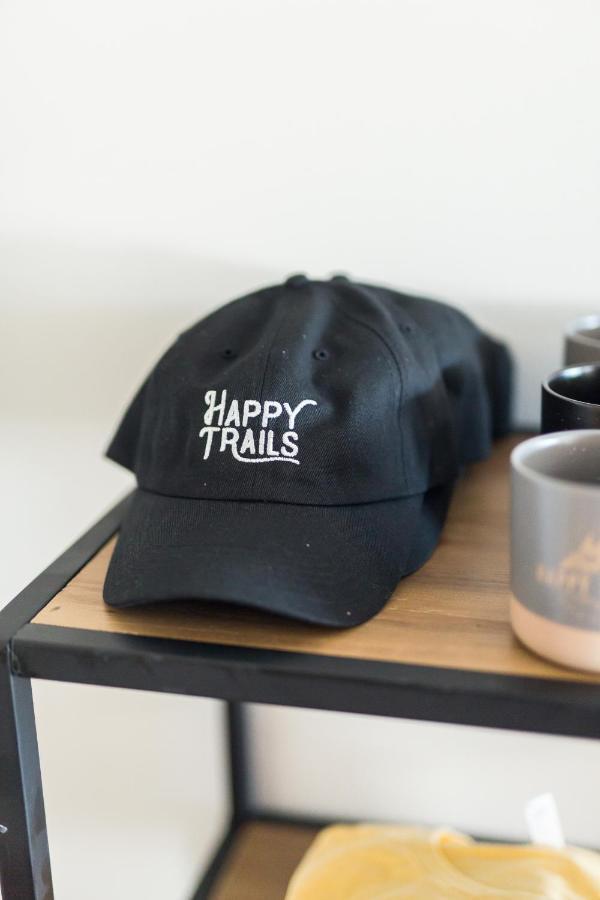 טרופיק Happy Trails Bnb מראה חיצוני תמונה